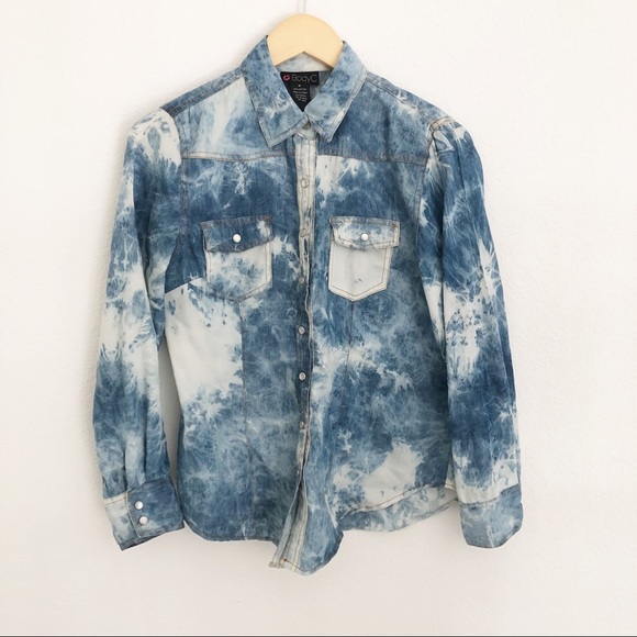 BodyC Tops - 🌵Blue Tye Dye Pearl Snap Button Down Shirt